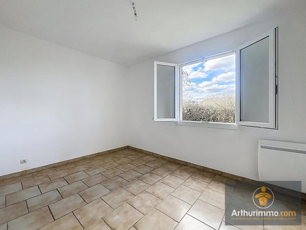 Location                                                      Maison de village
                        
                     3 pièces                      71 m2                     à Le Buisson-de-Cadouin