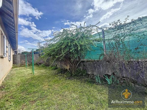 Location                                                      Maison de village
                        
                     3 pièces                      71 m2                     à Le Buisson-de-Cadouin