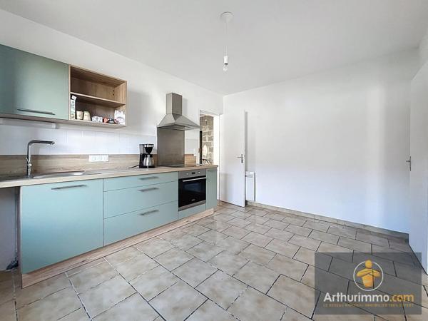Location                                                      Maison de village
                        
                     3 pièces                      71 m2                     à Le Buisson-de-Cadouin