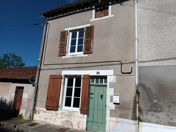 Maison à renover - 5 pièces - MONTMORILLON - 86500