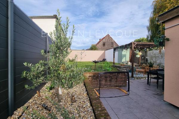 WATTRELOS – Maison familiale rénovée avec jardin, garage et confort moderne – Quartier recherché !