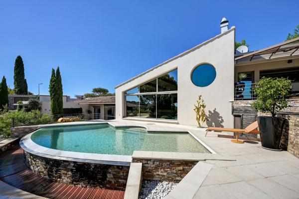 Vente Maison de luxe Villeneuve-lès-Avignon 6 Pièces 180 m²