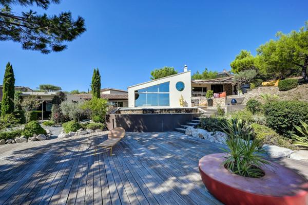 Vente Maison de luxe Villeneuve-lès-Avignon 6 Pièces 180 m²