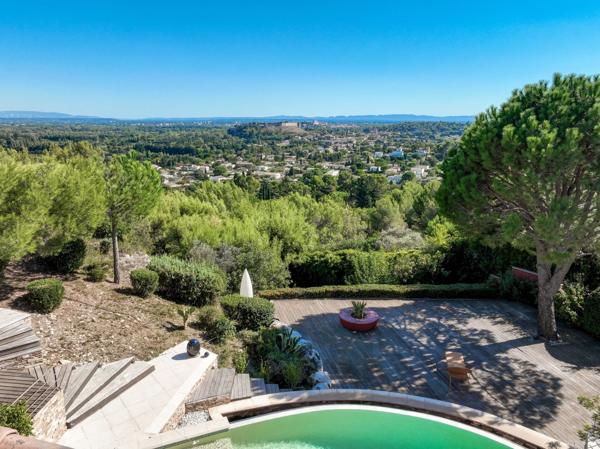 Vente Maison de luxe Villeneuve-lès-Avignon 6 Pièces 180 m²