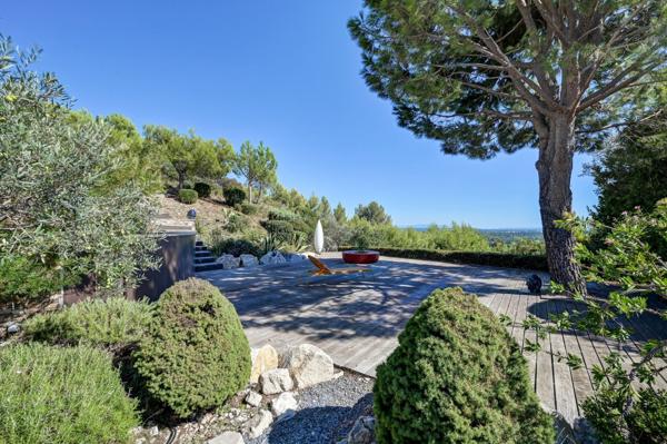 Vente Maison de luxe Villeneuve-lès-Avignon 6 Pièces 180 m²