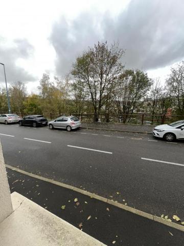 Locaux professionnels avec garage