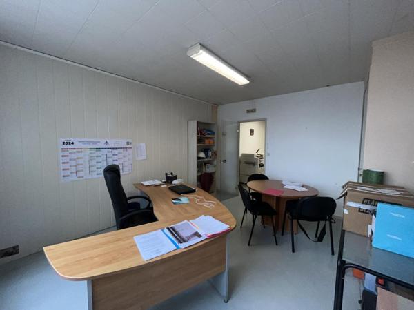 Locaux professionnels avec garage