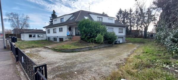 Locaux 628m² pour artisans, libéraux, associations