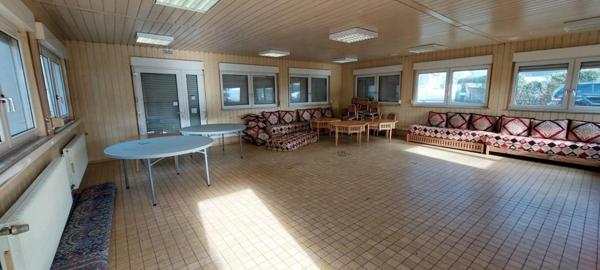 Locaux 628m² pour artisans, libéraux, associations