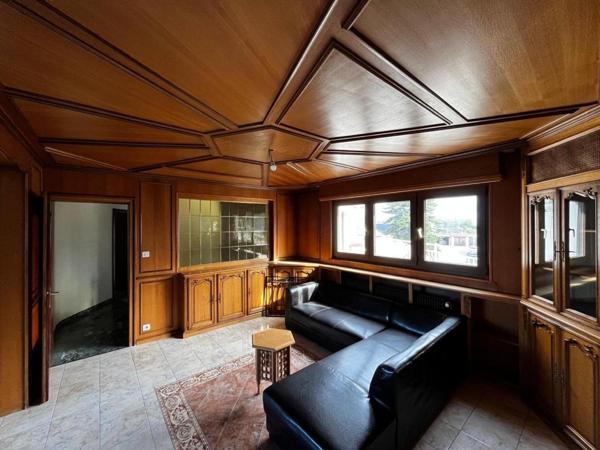 Locaux 628m² pour artisans, libéraux, associations