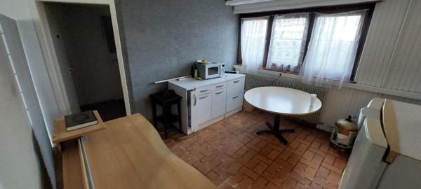 Locaux 628m² pour artisans, libéraux, associations