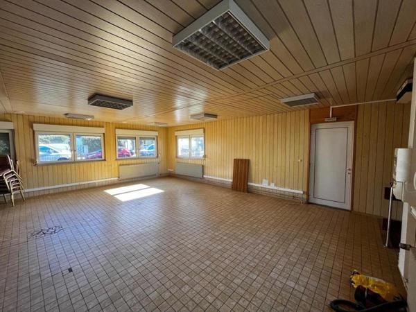 Locaux 628m² pour artisans, libéraux, associations