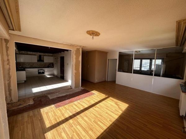 Locaux 628m² pour artisans, libéraux, associations