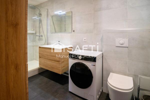 DIJON centre historique, Type 3 de 72 m2 au 2 ème étage d'un immeuble de 3 étages, avec poutres apparentes et tomettes