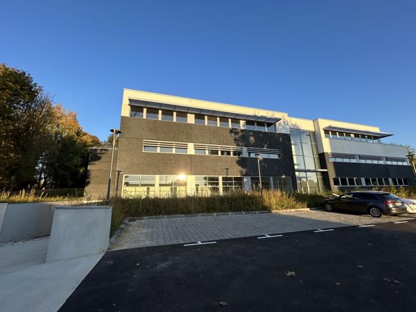 Bureaux à vendre à MONT SAINT AIGNAN 76130