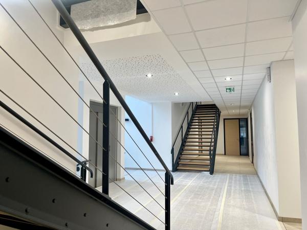 Bureaux à vendre à MONT SAINT AIGNAN 76130
