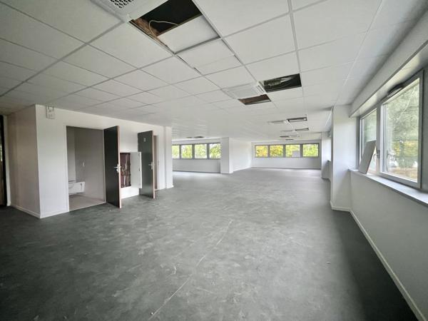 Bureaux à vendre à MONT SAINT AIGNAN 76130