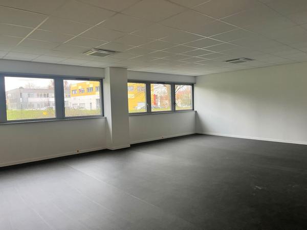 Bureaux à vendre à MONT SAINT AIGNAN 76130