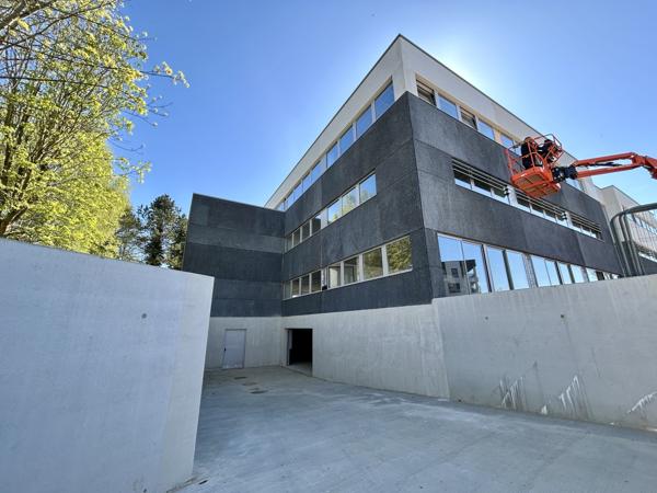Bureaux à vendre à MONT SAINT AIGNAN 76130