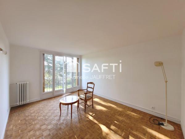 résidence verdoyante, sécurisée tout à pied.