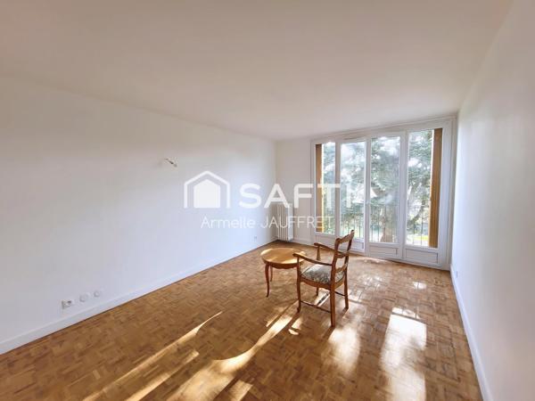 résidence verdoyante, sécurisée tout à pied.