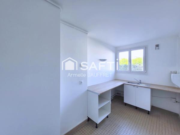 résidence verdoyante, sécurisée tout à pied.