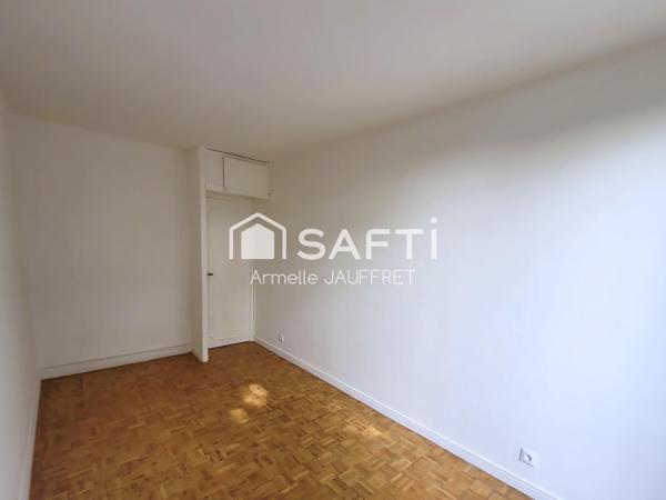 résidence verdoyante, sécurisée tout à pied.