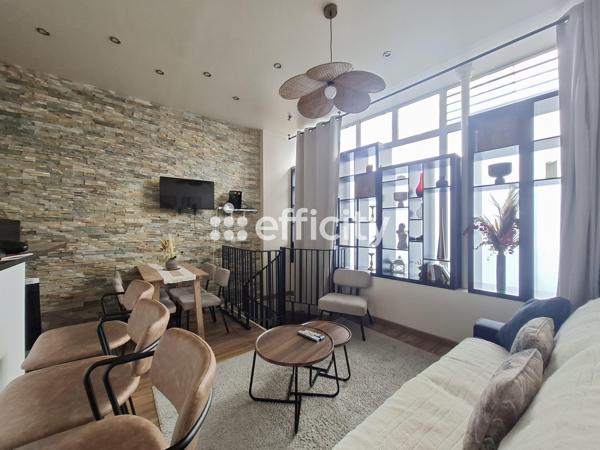 Appartement
         2 pièces
        - 42 m² 375 000 € *
