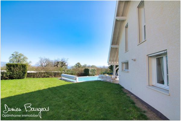 Elégante maison individuelle de 258 m² utiles offrant une vue imprenable dans un cadre naturel privilégié