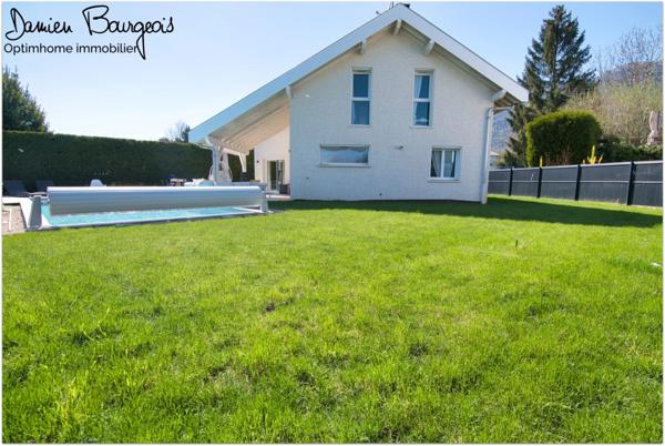 Elégante maison individuelle de 258 m² utiles offrant une vue imprenable dans un cadre naturel privilégié