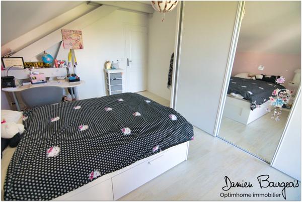 Elégante maison individuelle de 258 m² utiles offrant une vue imprenable dans un cadre naturel privilégié