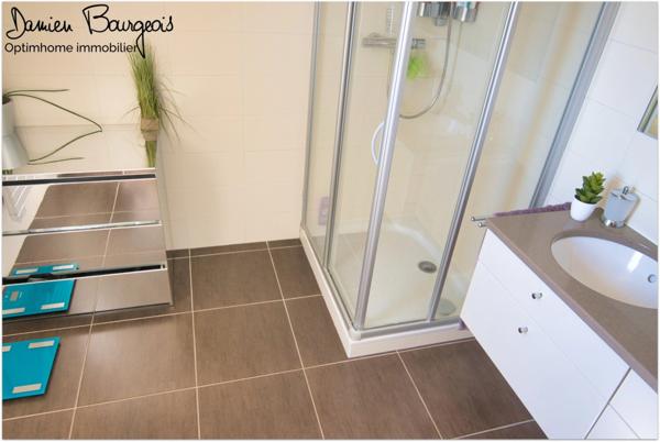 Elégante maison individuelle de 258 m² utiles offrant une vue imprenable dans un cadre naturel privilégié