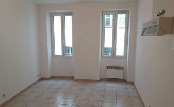 Aubagne (13400) Immeuble Rénové Centre Aubagne – Rentabilité Immédiate !