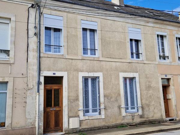 Maison mitoyenne 2 côtés Mamers 87 m²