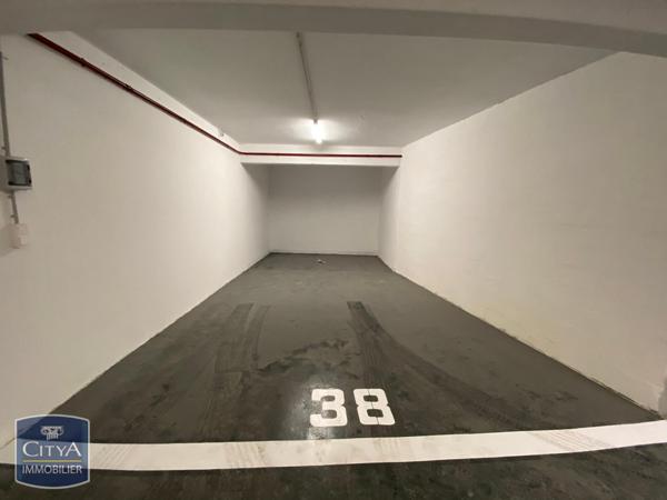 Parking à louer 27.91m²