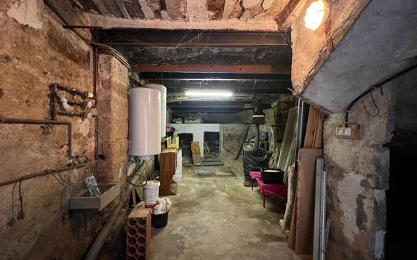 Immeuble à vendre    5 pièces •  Pézenas