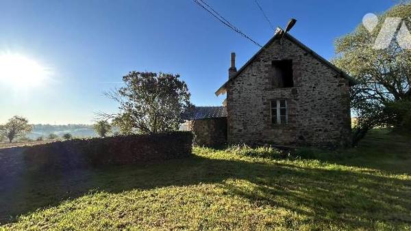 Ancien corps de ferme à rénover