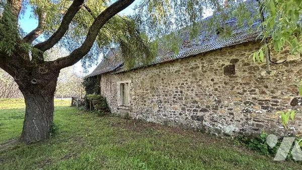Ancien corps de ferme à rénover