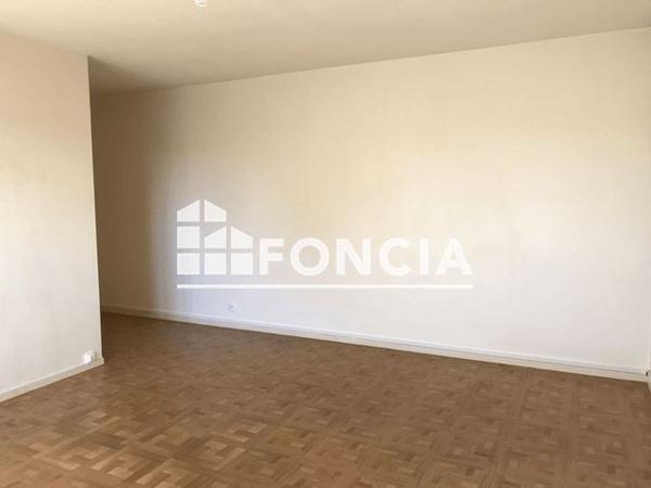 Location Studio 29.8 m² - 27 RUE DU PARC Orleans 45000