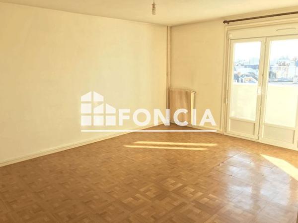 Location Studio 29.8 m² - 27 RUE DU PARC Orleans 45000