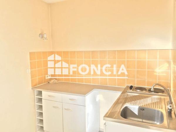 Location Studio 29.8 m² - 27 RUE DU PARC Orleans 45000