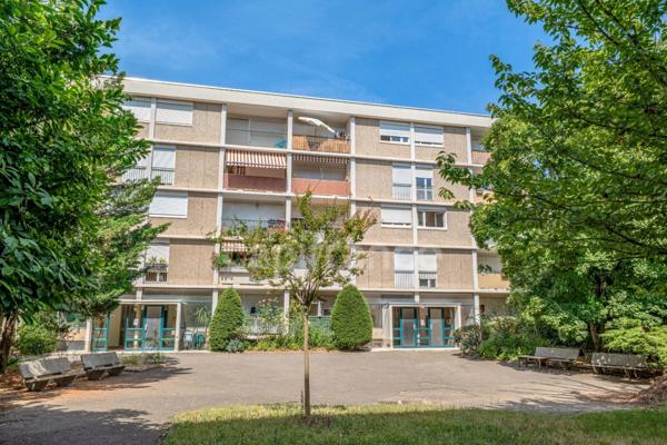 Appartement 4P de 69m² à rénover- 2° étage - balcon sur cour