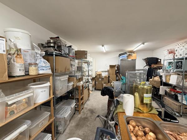 Fonds De Commerce
        
        - 43 m² 165 000 € *