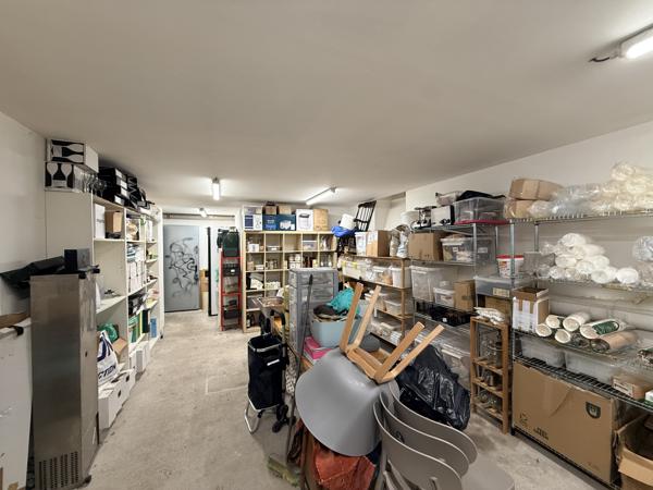 Fonds De Commerce
        
        - 43 m² 165 000 € *
