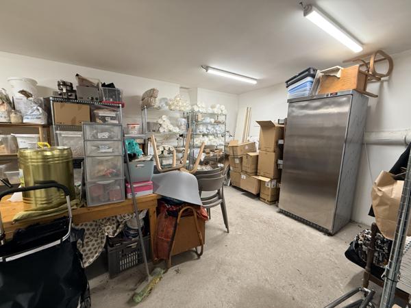 Fonds De Commerce
        
        - 43 m² 165 000 € *