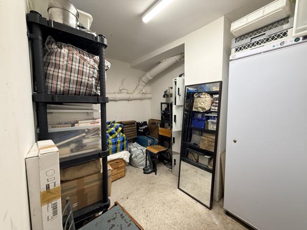 Fonds De Commerce
        
        - 43 m² 165 000 € *