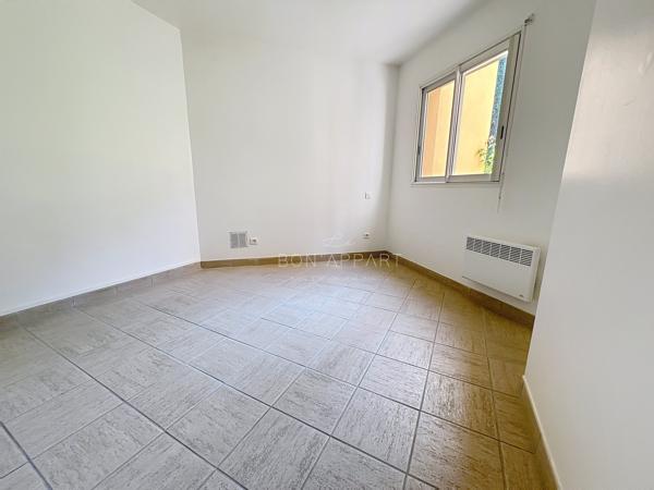 Appartement 3 pièce(s) 2 chambre(s) 105 m²