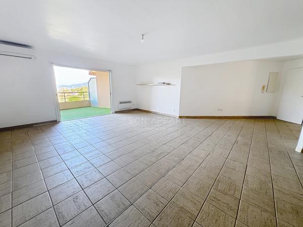 Appartement 3 pièce(s) 2 chambre(s) 105 m²