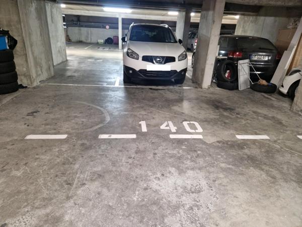 Place de parking – Annemasse (74) – Secteur gare – Allée Genevoise