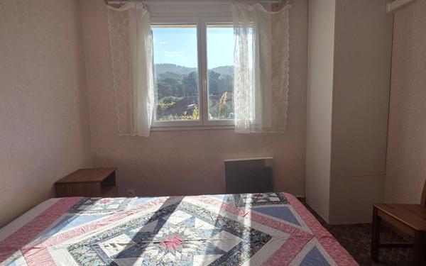 Appartement à vendre    4 pièces • 74 m2 Saint-Cyr-sur-Mer